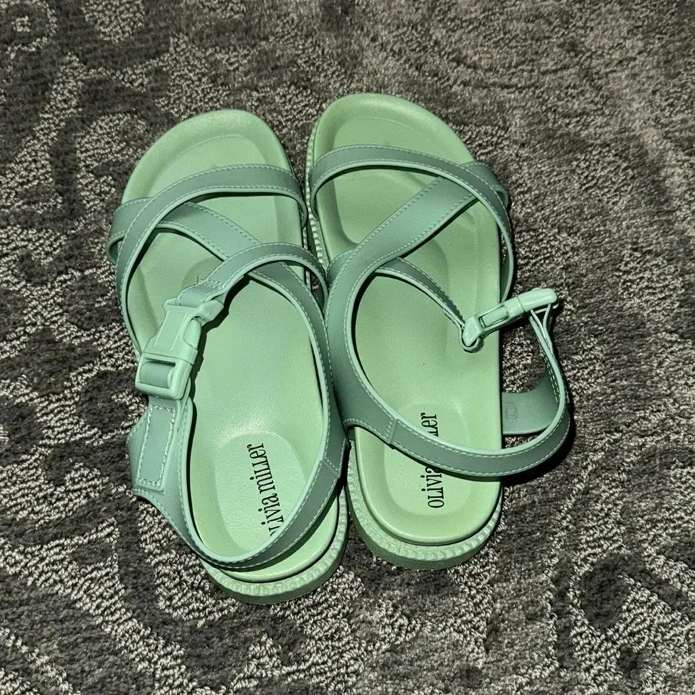 •Olivia Miller sandals• - Picture 2 of 5